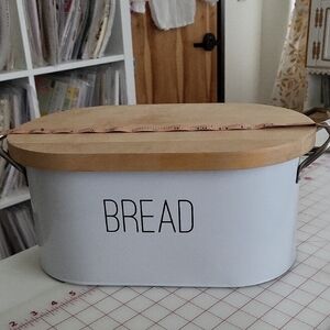 Typhoon Vintage Mayfair Bread Keeper